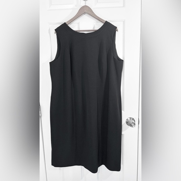 Kasper Dresses & Skirts - Kasper black shift dress